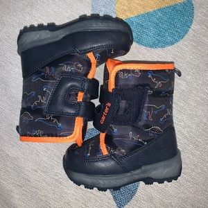 Carter’s kids snow boots. Size 5. (fits 12-24 mo)